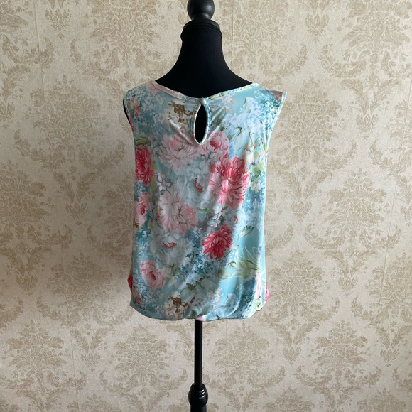 Suzy Shier floral camisole - Picture 5 of 9